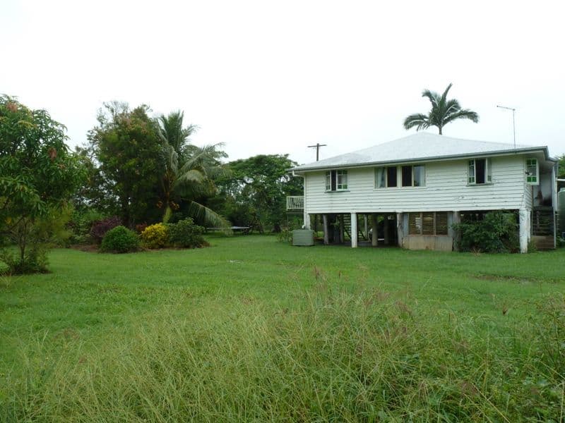 48 Venton Road, SARINA QLD 4737, Sarina - Thumbnail 2