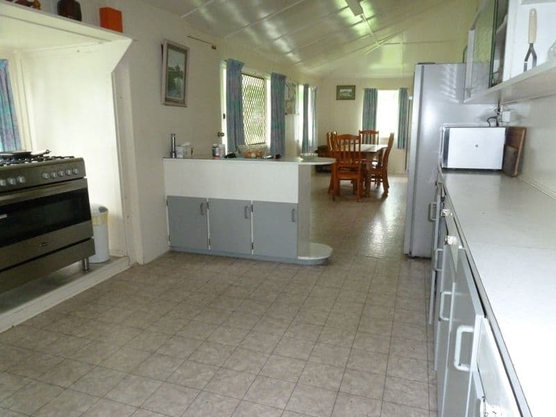 48 Venton Road, SARINA QLD 4737, Sarina - Thumbnail 8