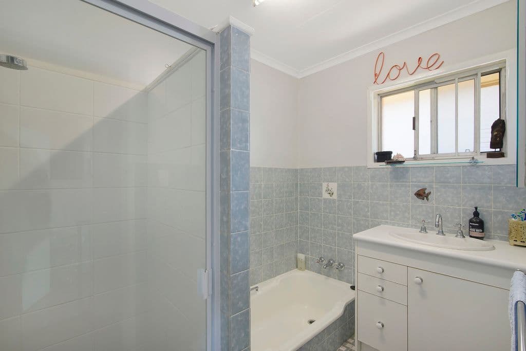 56 Manus Avenue, Palm Beach QLD 4221, Palm Beach - Thumbnail 3
