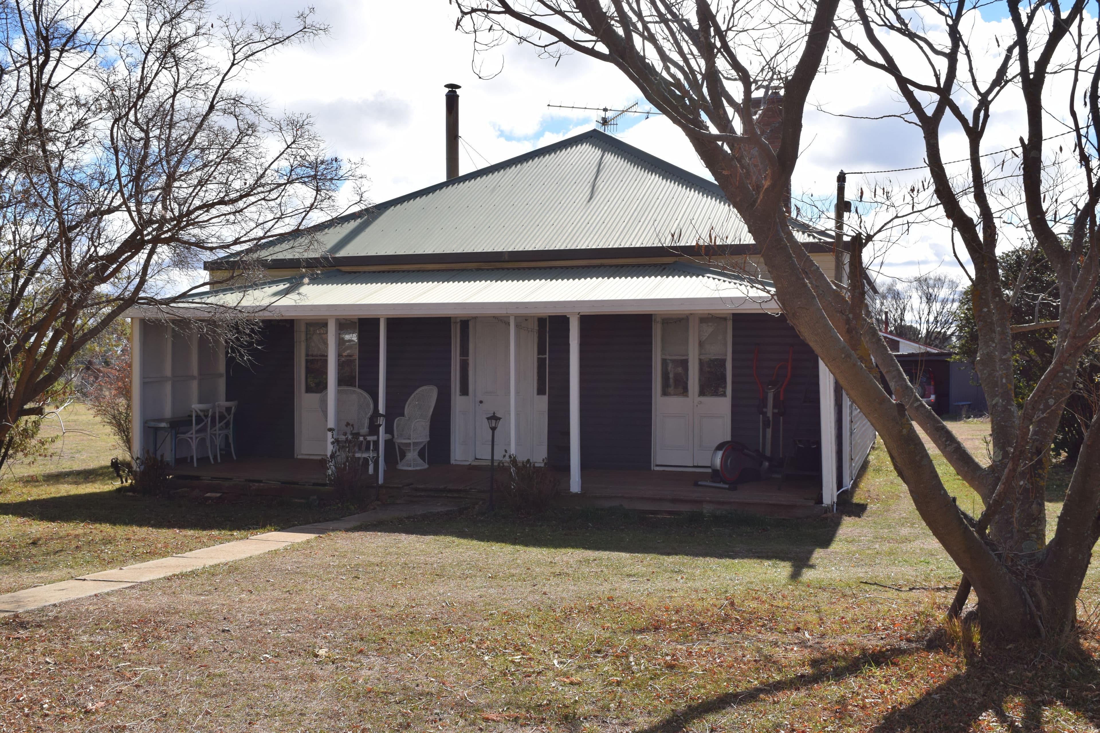83 Ollera Street, Guyra - Image 1