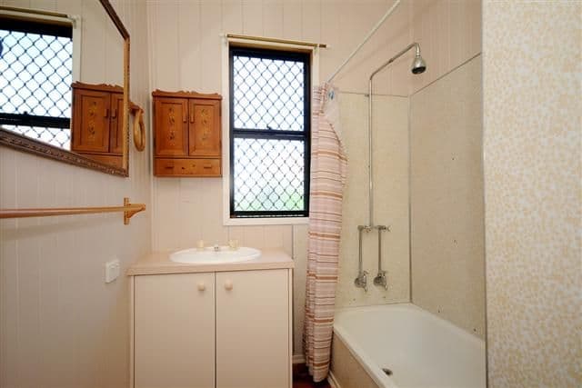 58 Drayton Road, HARRISTOWN QLD 4350, Harristown - Thumbnail 6