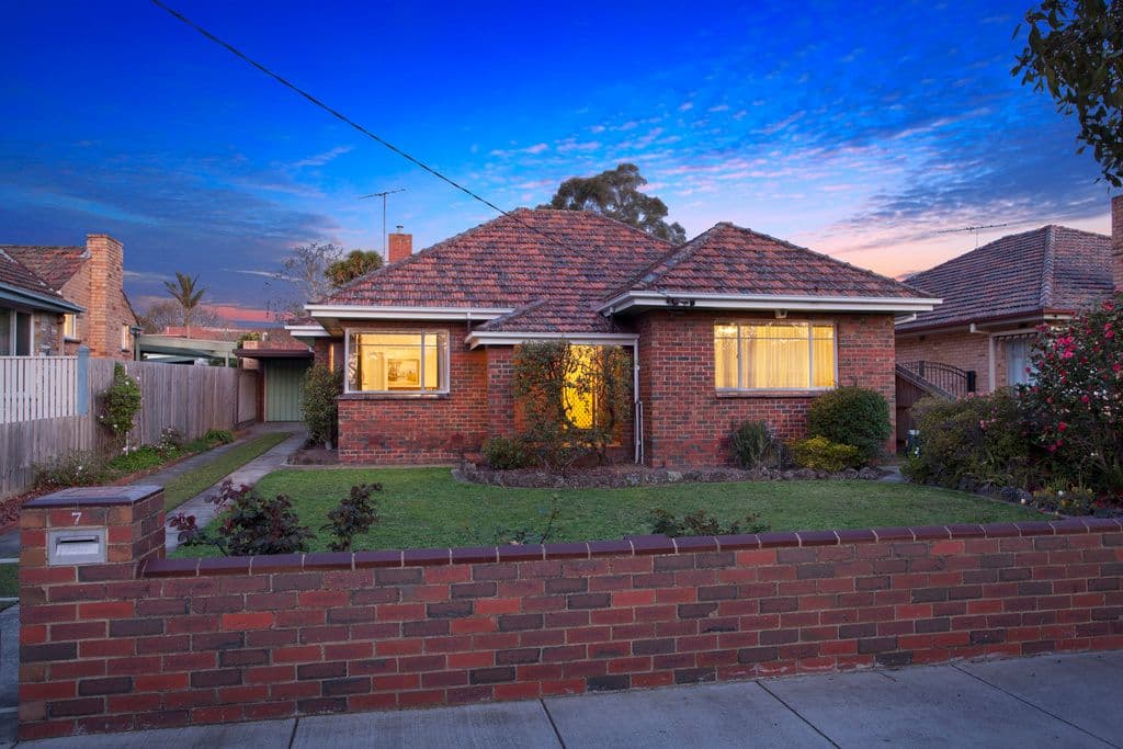 7 Thaxted Road, Murrumbeena VIC 3163, Murrumbeena - Image 1
