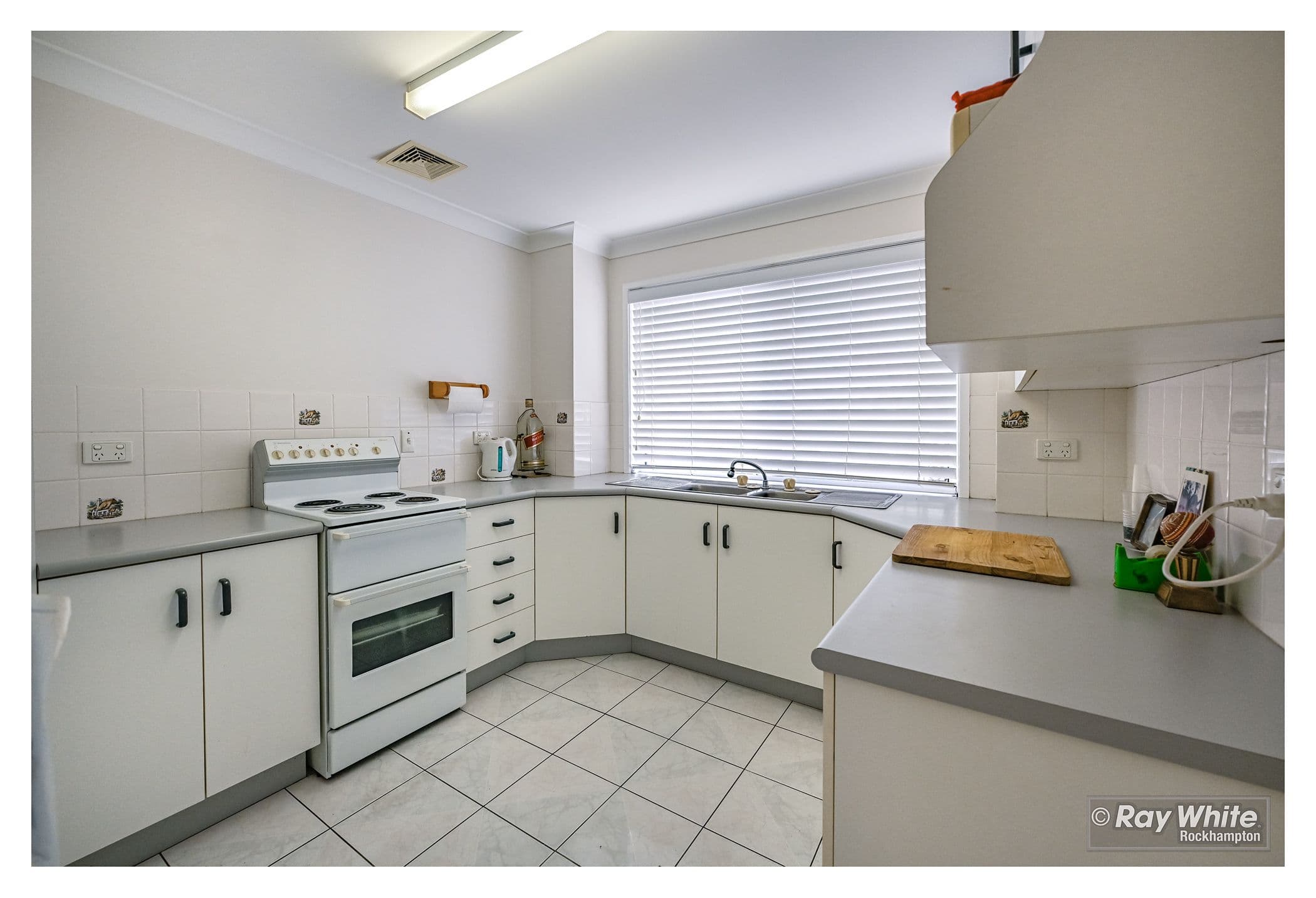 1 Currawong Street, Norman Gardens QLD 4701, Norman Gardens - Thumbnail 3