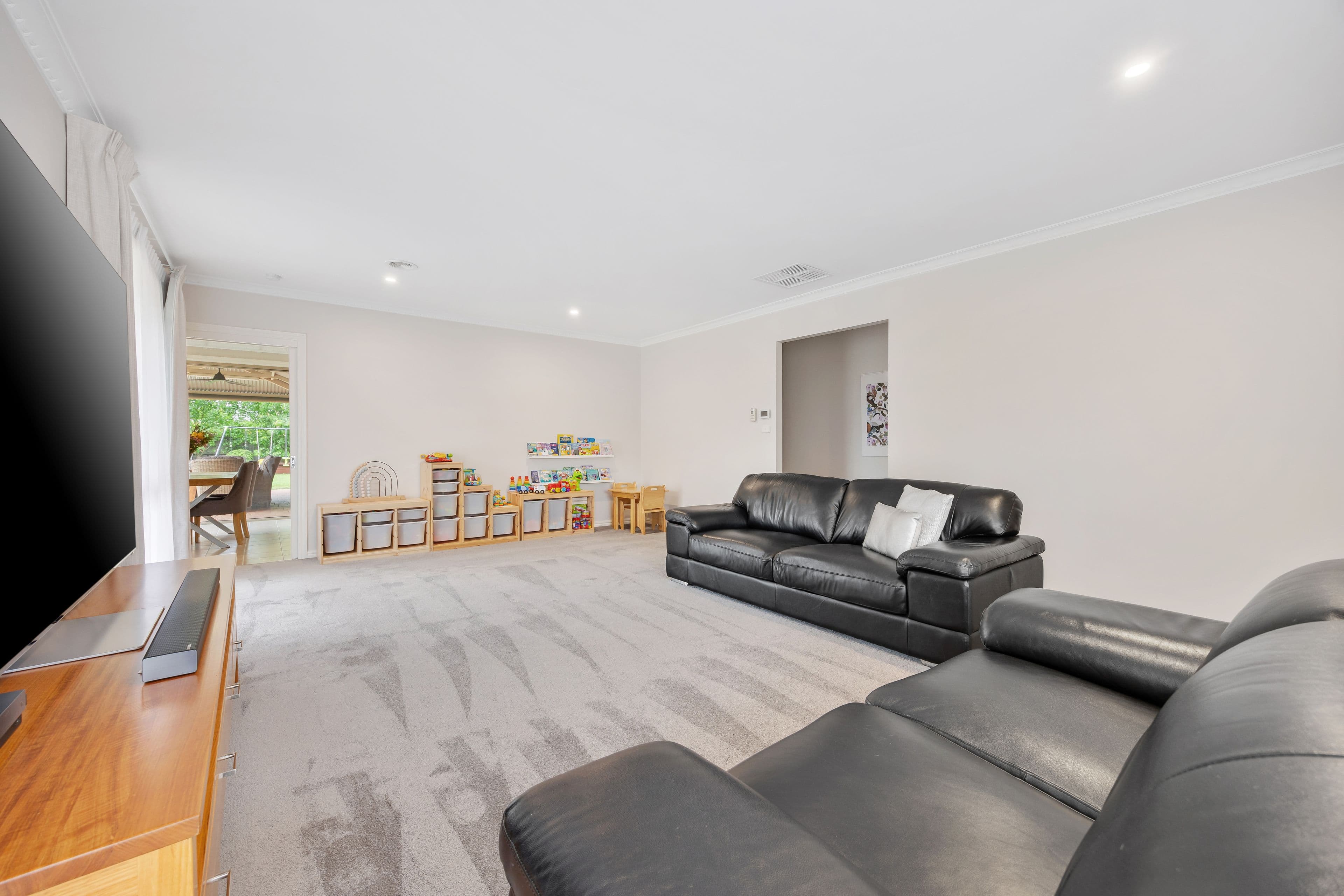 24 Robertson Drive, Alfredton VIC 3350, Alfredton - Thumbnail 3