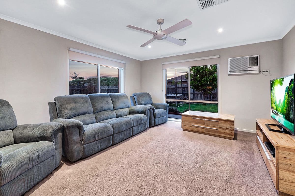 3 Seacombe Place, Cranbourne VIC 3977, Cranbourne - Thumbnail 4