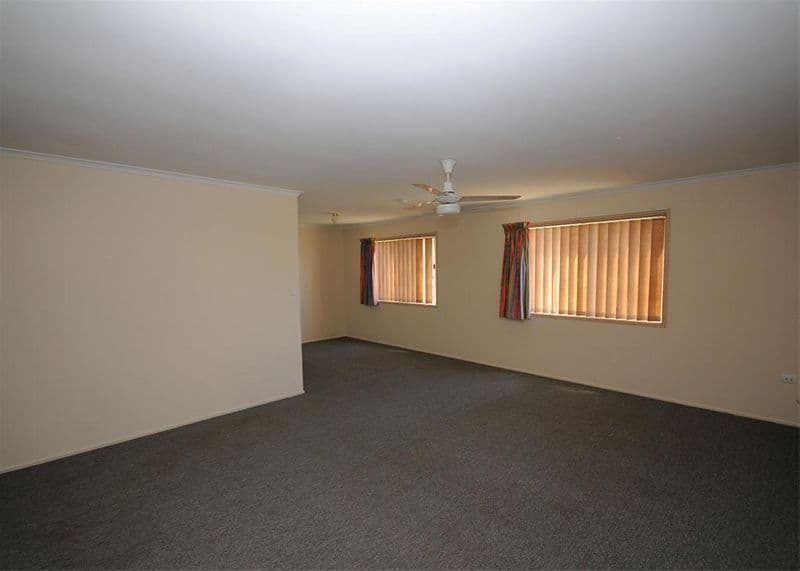 7  Hamer Drive, URANGAN QLD 4655, Urangan - Thumbnail 5