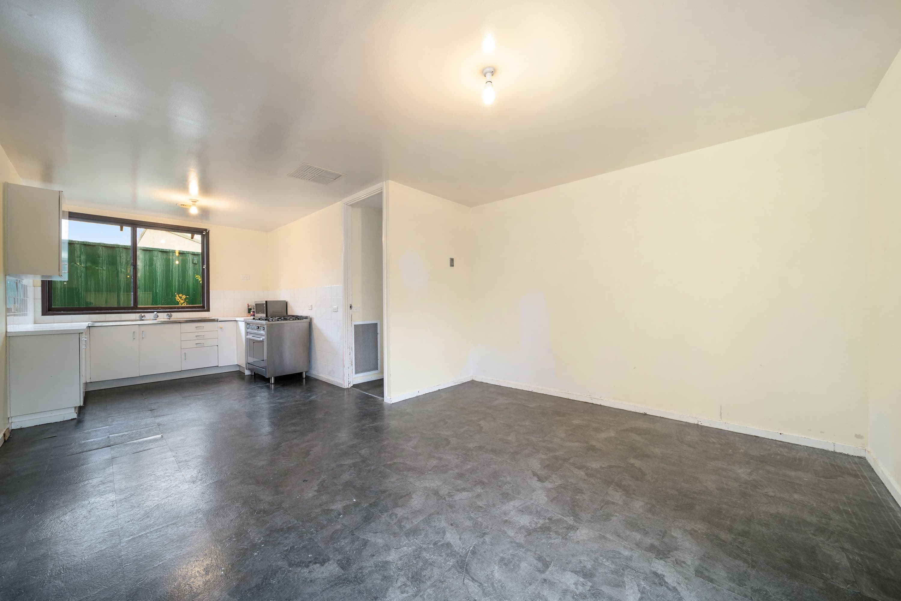 7 Crowley Court, Charnwood ACT 2615, Charnwood - Thumbnail 7