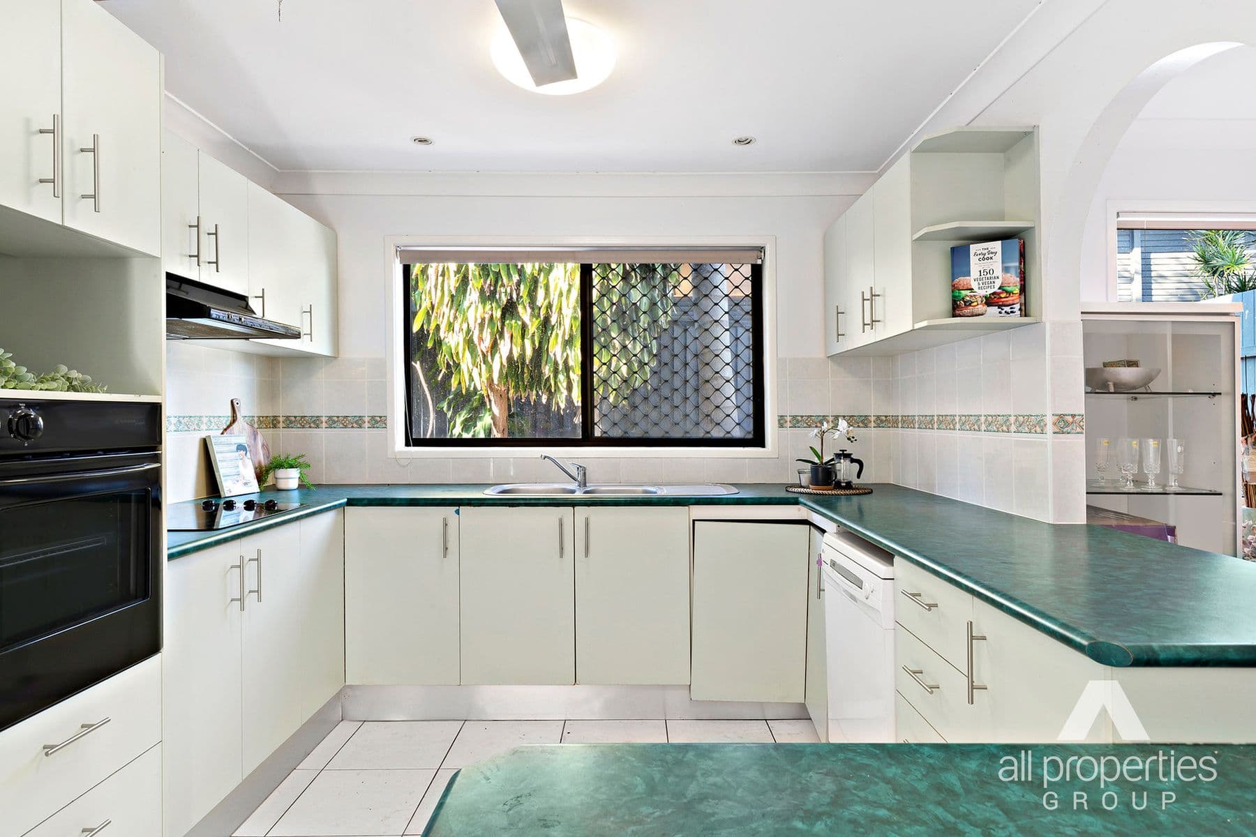5 Flinders Crescent, Boronia Heights, QLD 4124, Boronia Heights - Thumbnail 4