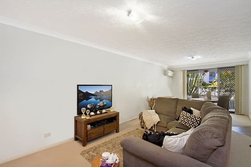 6 Fifth Avenue, BURLEIGH HEADS QLD 4220, Burleigh Heads - Thumbnail 4