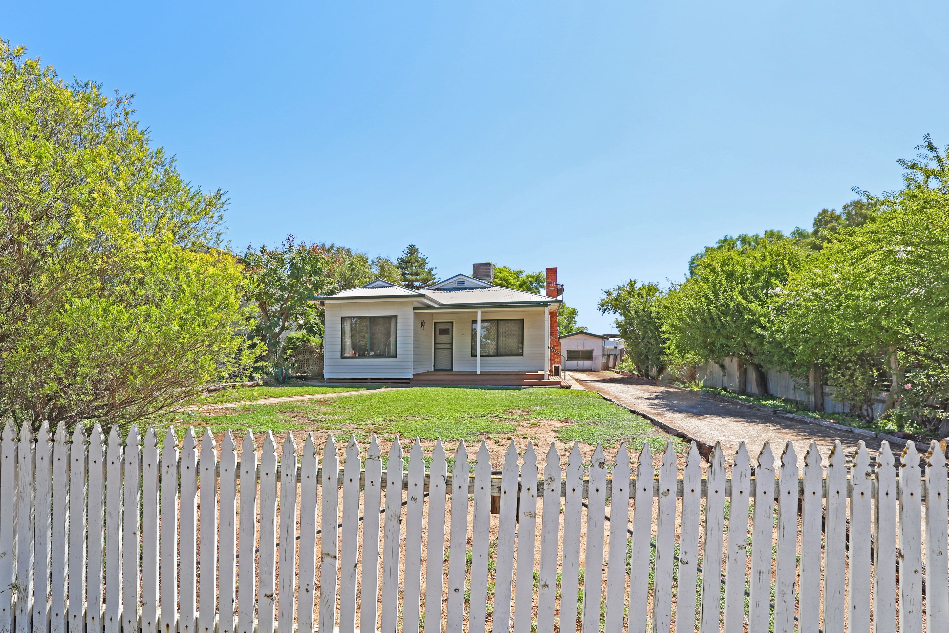 7 Gregory Street, Ouyen VIC 3490, Ouyen - Thumbnail 2