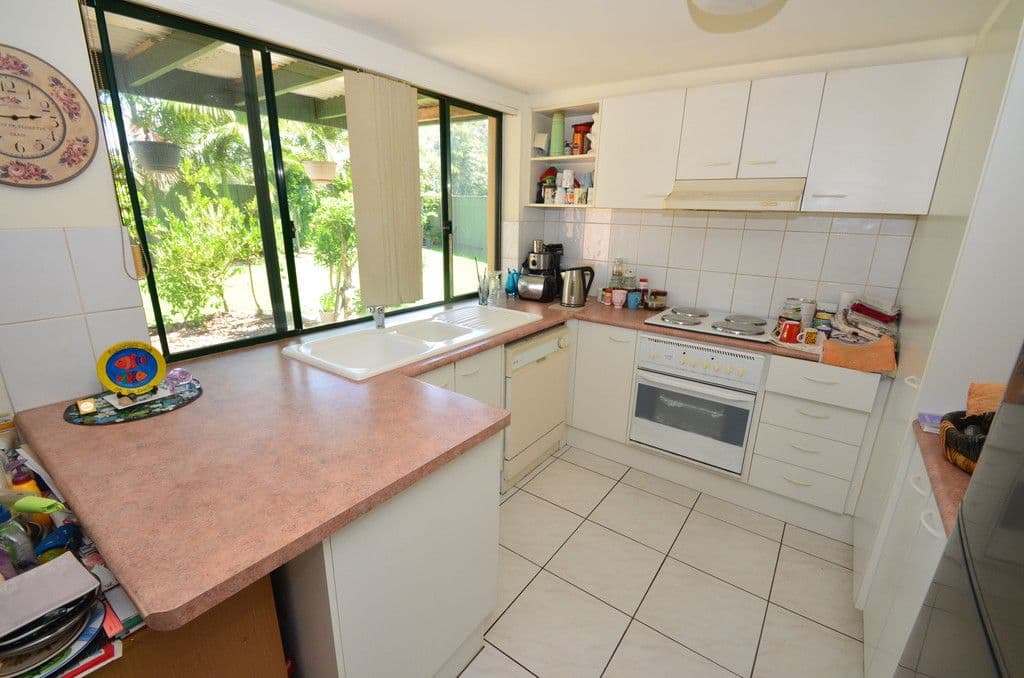 156 Greenacre Drive, Arundel QLD 4214, Arundel - Thumbnail 3