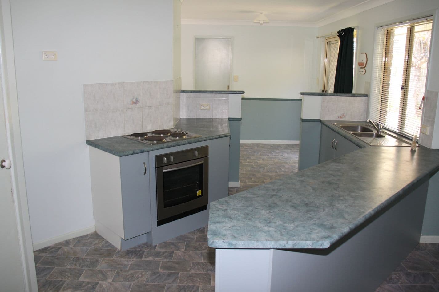13 Davina Street, Boyne Island QLD 4680, Boyne Island - Thumbnail 4