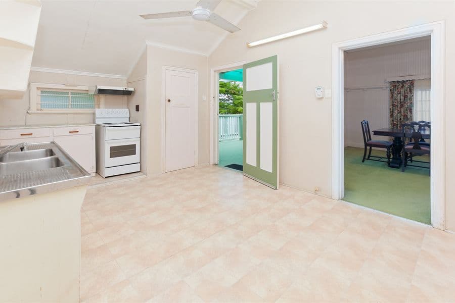 50 Yuletide Street, HOLLAND PARK WEST QLD 4121, Holland Park West - Thumbnail 7