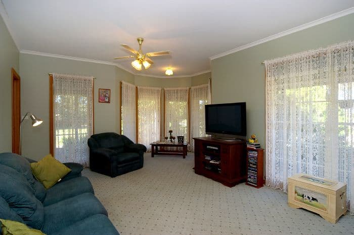 121 Burnside Road, BANNOCKBURN VIC 3331, Bannockburn - Thumbnail 8