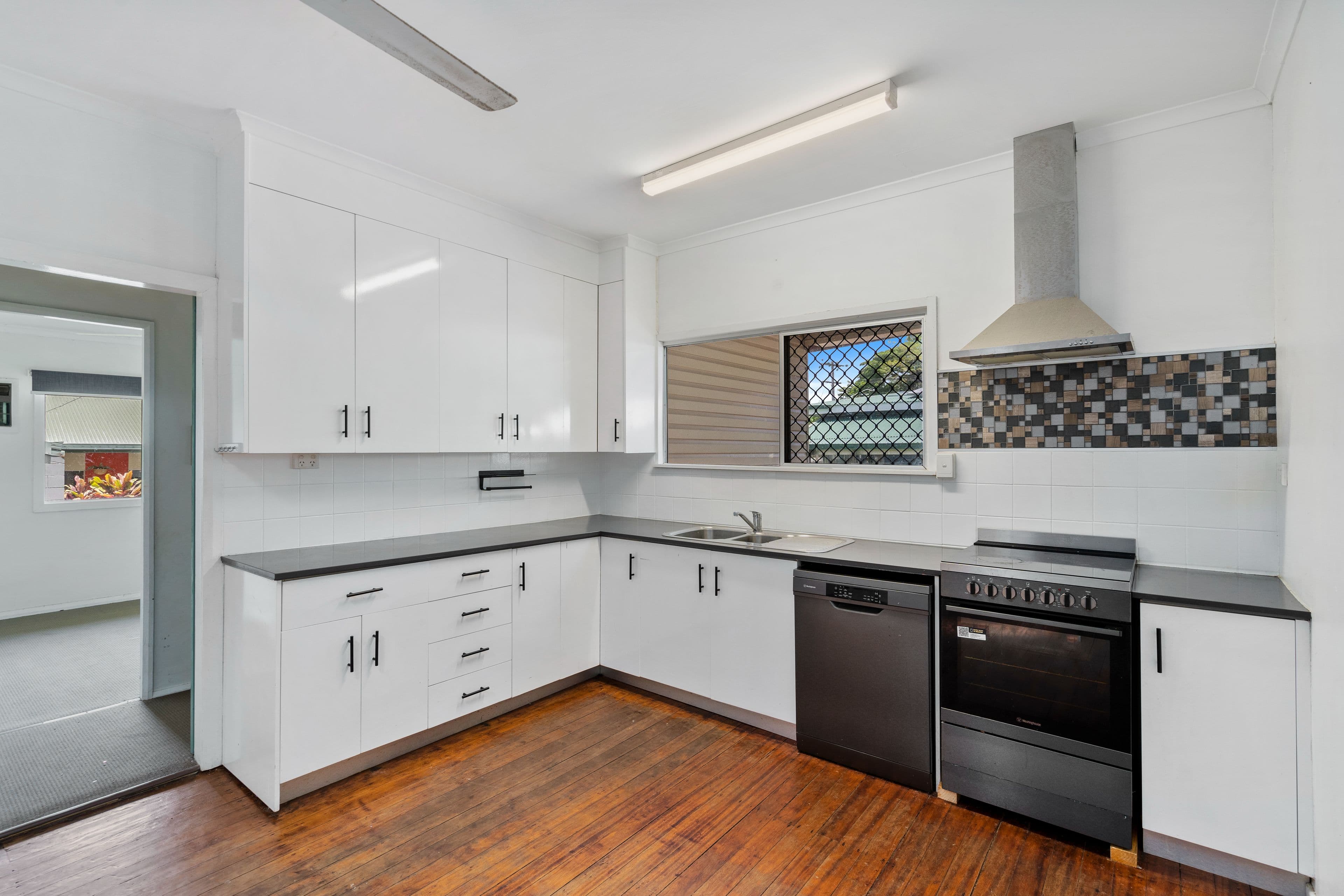 22 Palmerston Street, Aeroglen QLD 4870, Aeroglen - Thumbnail 2