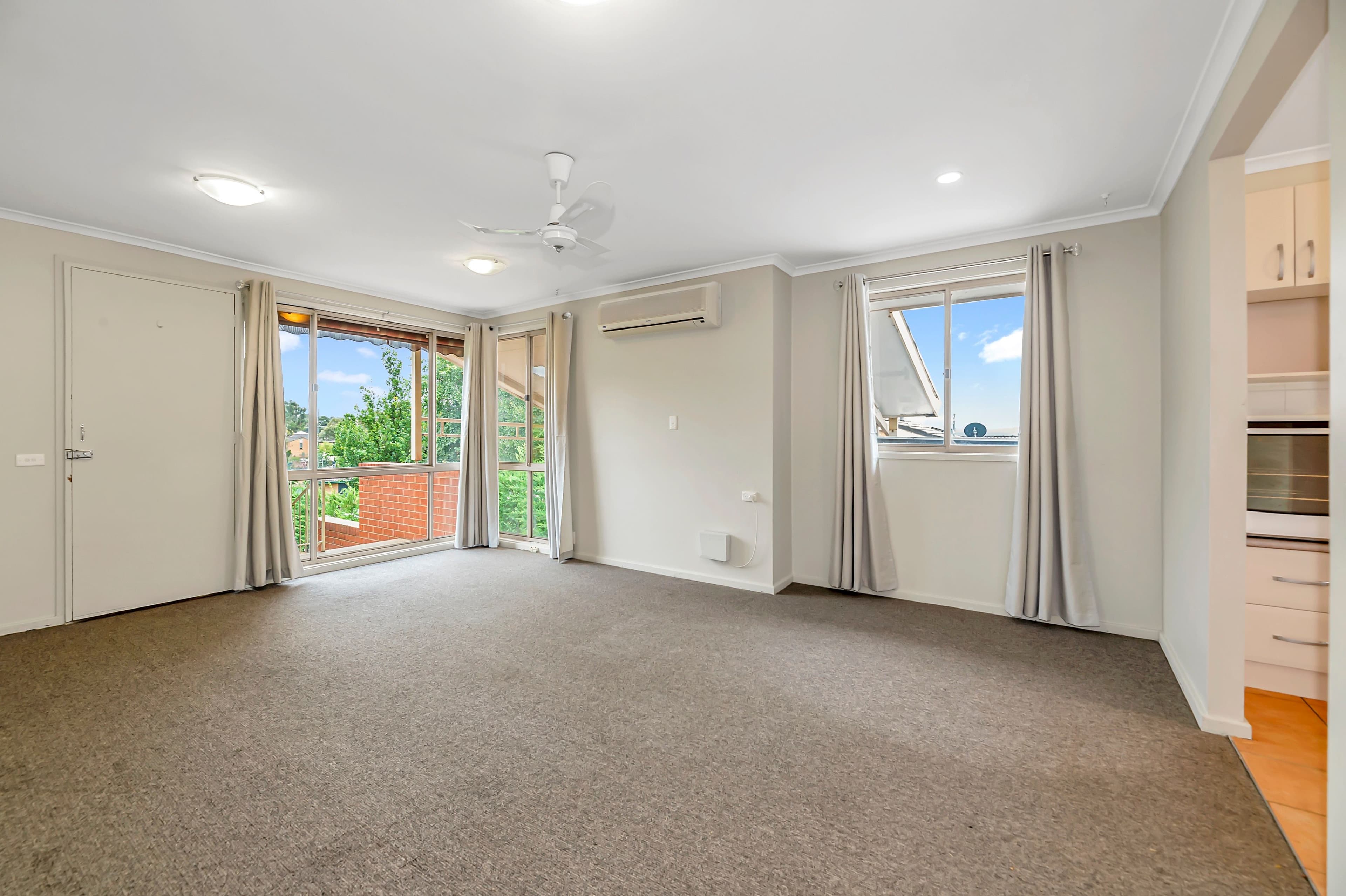 12 Banksia Crescent, Queanbeyan NSW 2620, Queanbeyan - Thumbnail 2