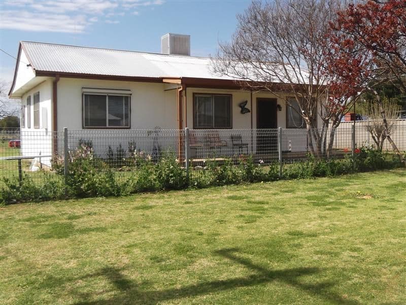 33 River Park Road, COWRA NSW 2794, Cowra - Image 1