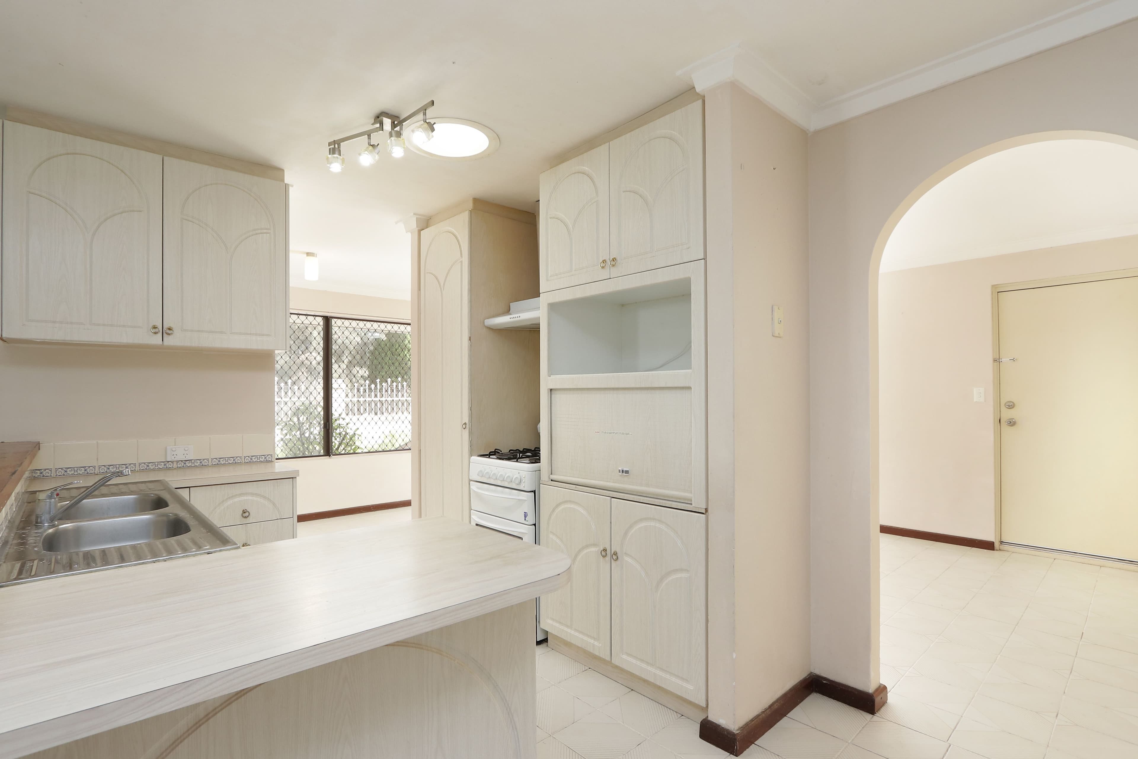 2 Parana Crescent, Beechboro WA 6063, Beechboro - Thumbnail 7