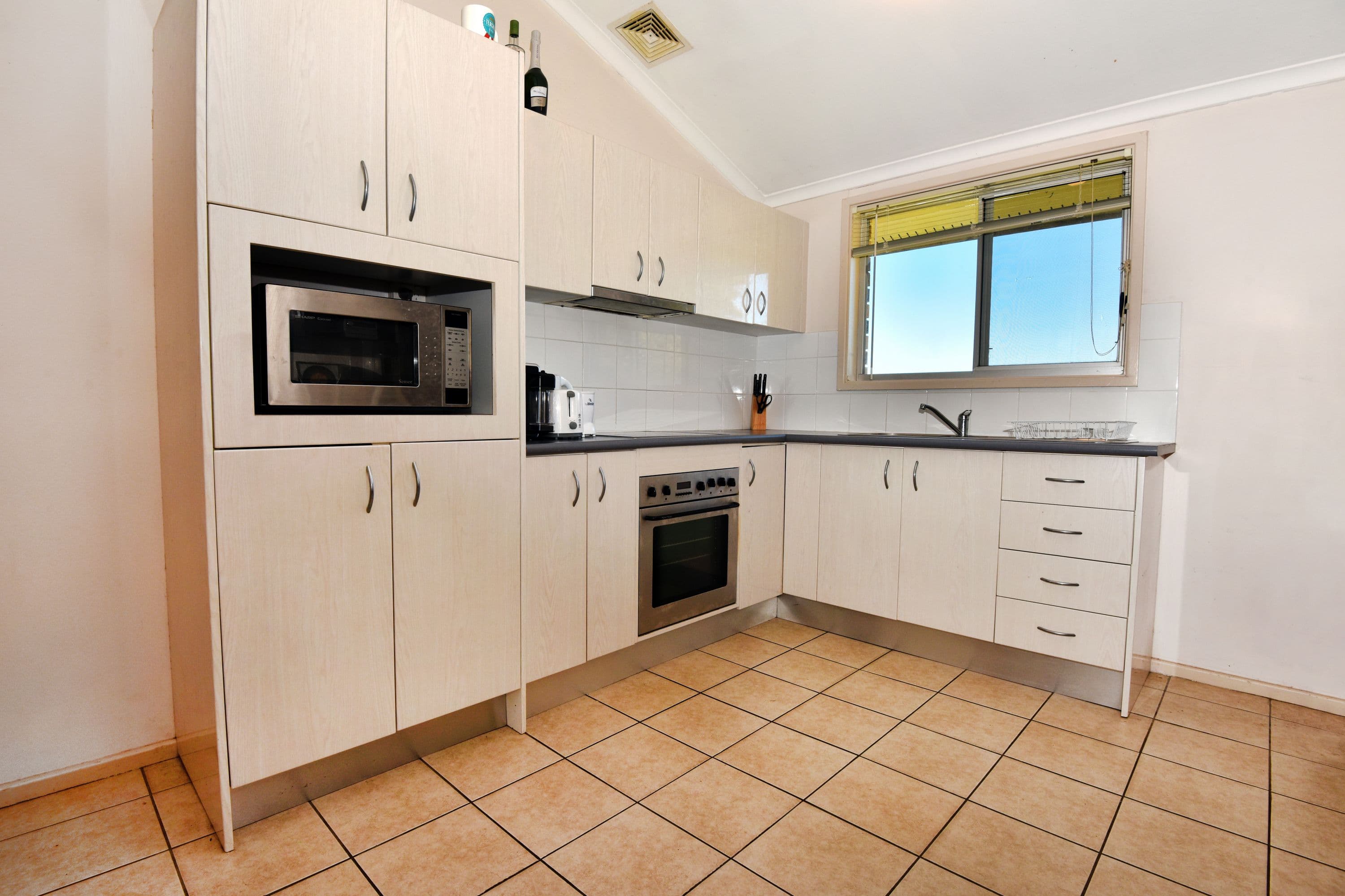 41 Clematis Crescent, Barrack Heights - Thumbnail 3