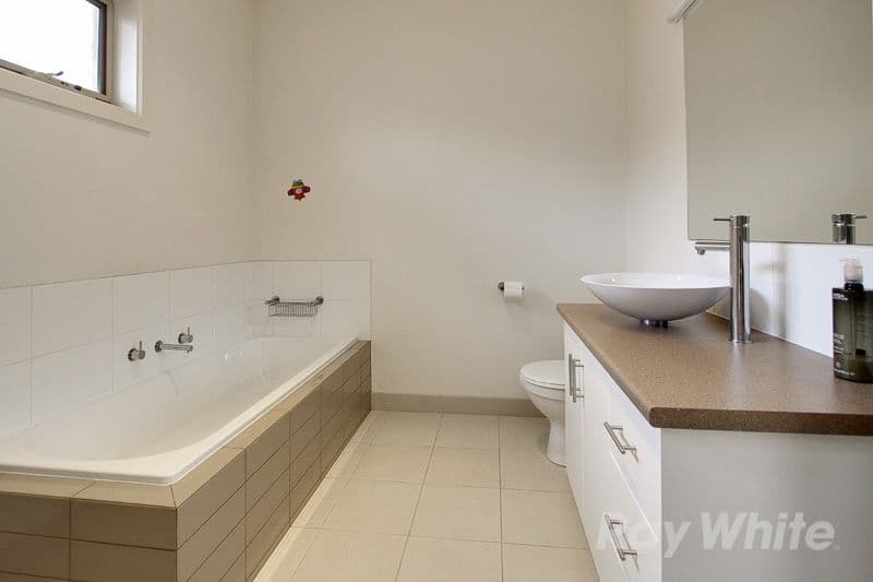 8 Lojosa Court, FERNTREE GULLY VIC 3156, Ferntree Gully - Thumbnail 8
