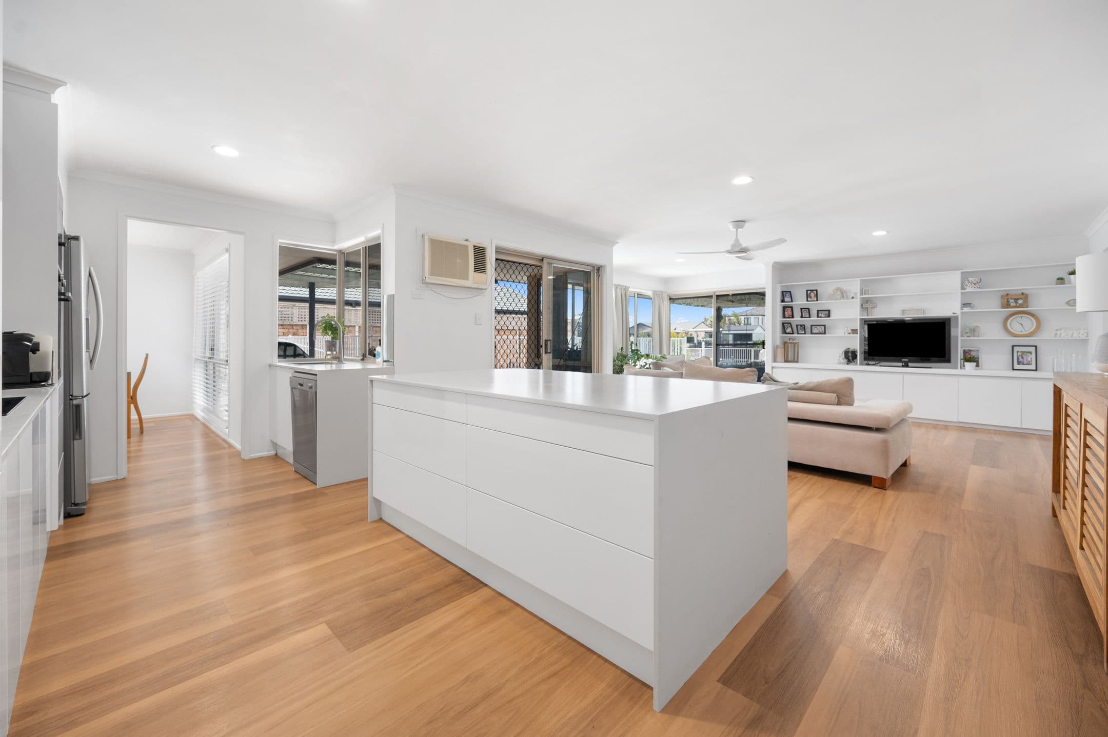 11 Nirvana Court, Runaway Bay QLD 4216, Runaway Bay - Thumbnail 2