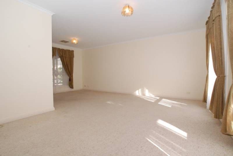 21 Harvey Crescent, ALDINGA BEACH SA 5173, Aldinga Beach - Thumbnail 2