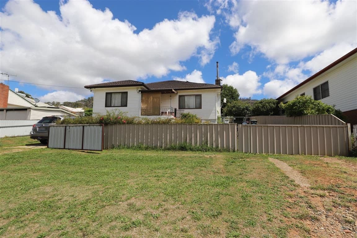 28 Coorabel Avenue, Batlow NSW 2730, Batlow - Image 1