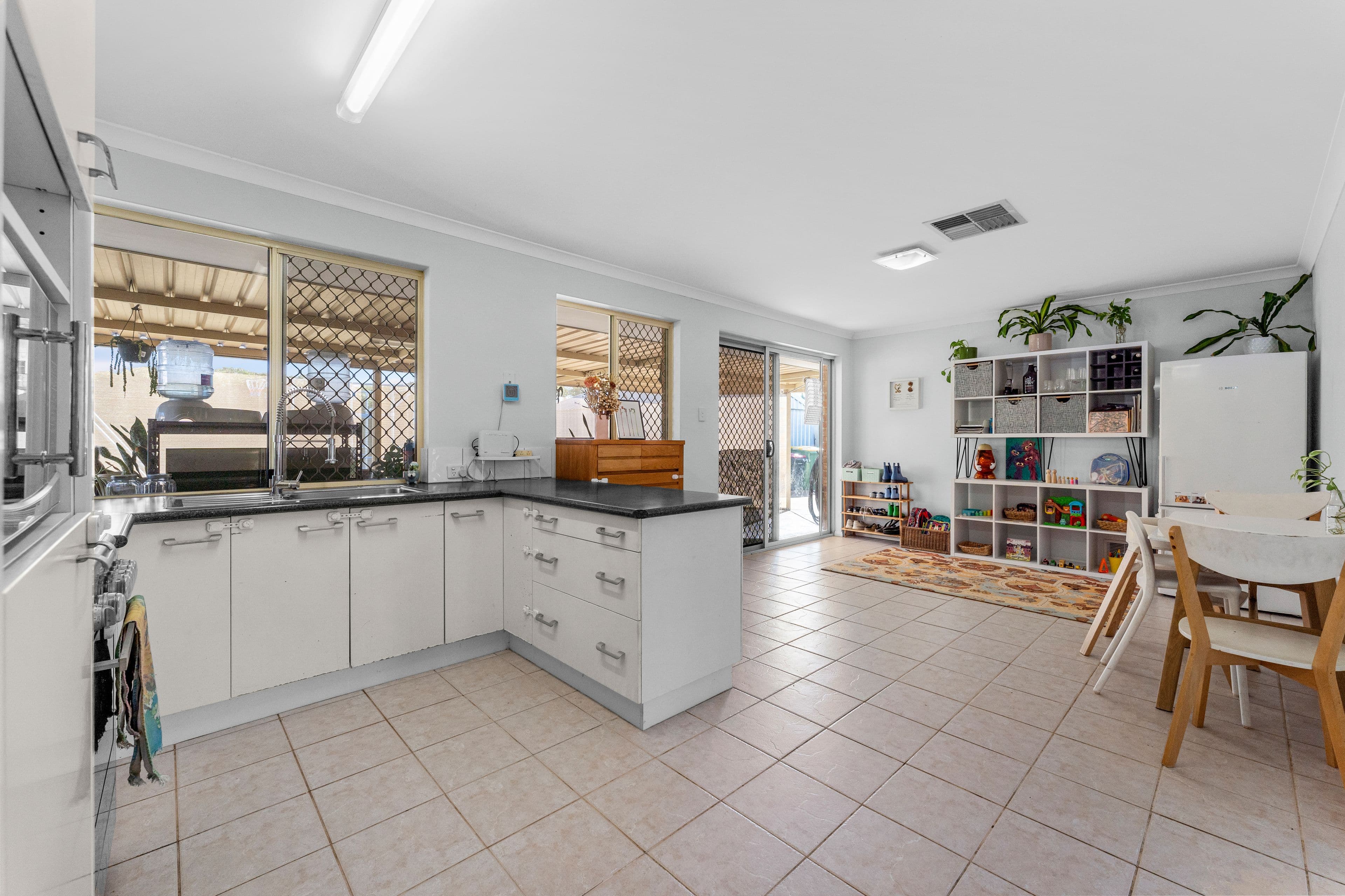 20 Nurrari Close, Waikiki WA 6169, Waikiki - Thumbnail 6