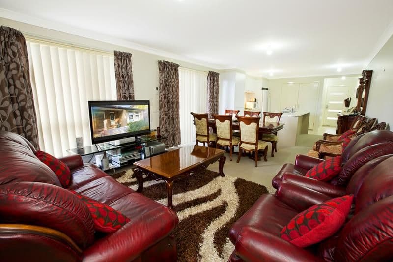 19 Conway Avenue, WEST HOXTON NSW 2171, West Hoxton - Thumbnail 4