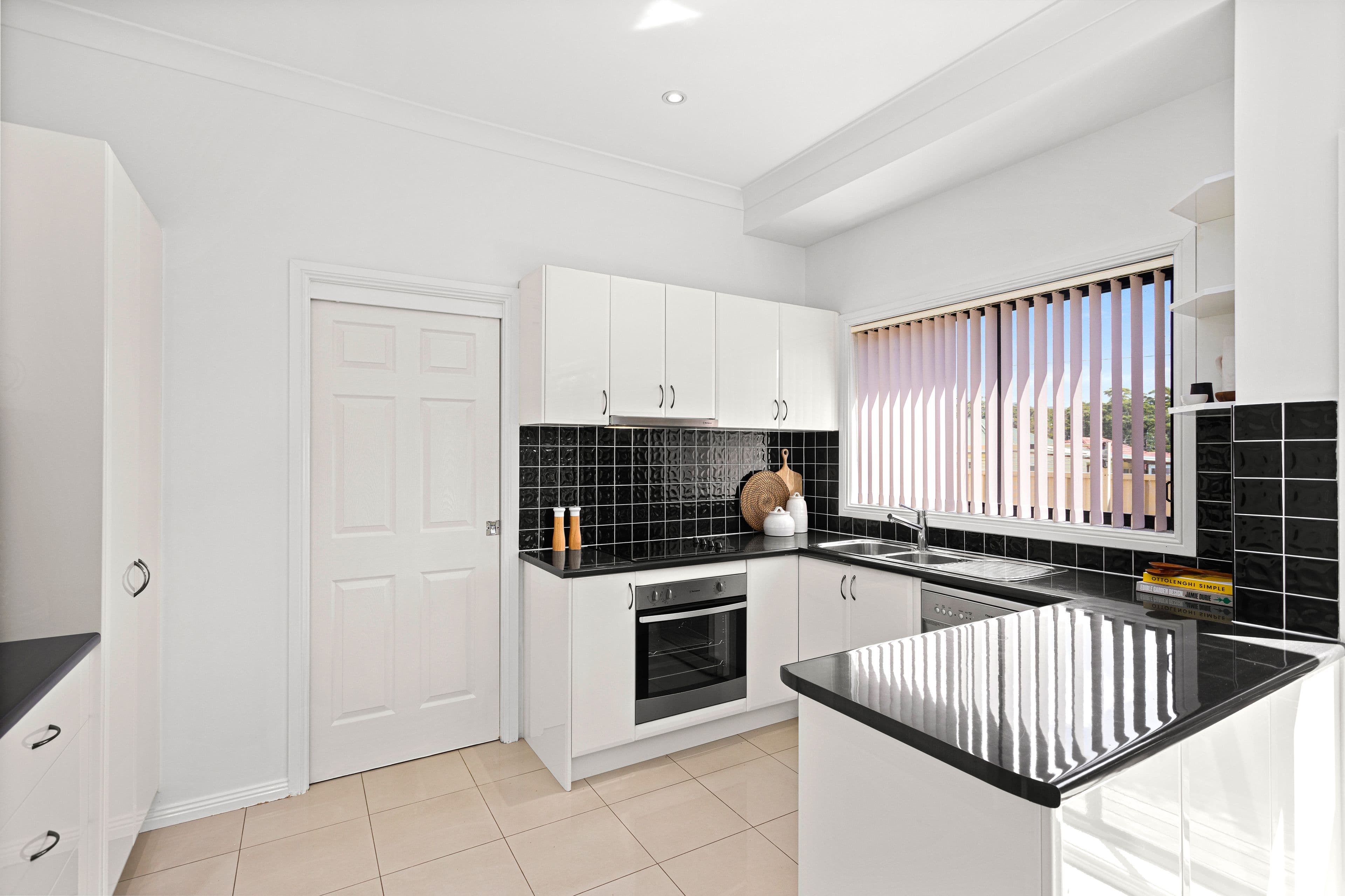 13 Hillcrest Street, Wollongong NSW 2500, Wollongong - Thumbnail 3
