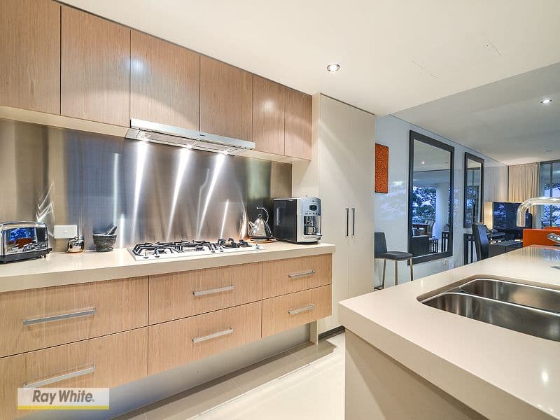 16 Prince Edward Parade, Redcliffe QLD 4020, Redcliffe - Thumbnail 4