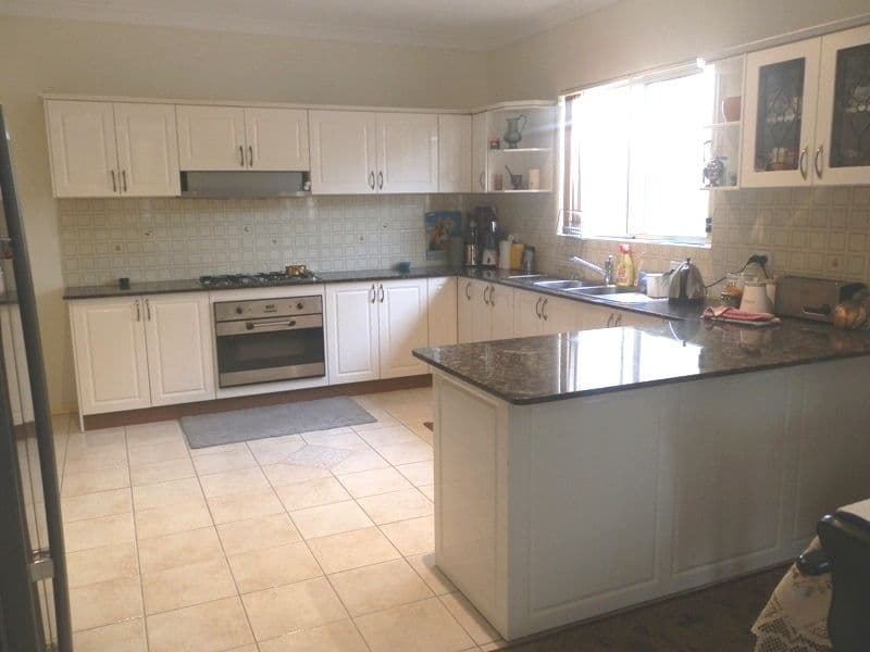 9 Tudor Cresent, CECIL HILLS NSW 2171, Cecil Hills - Thumbnail 2
