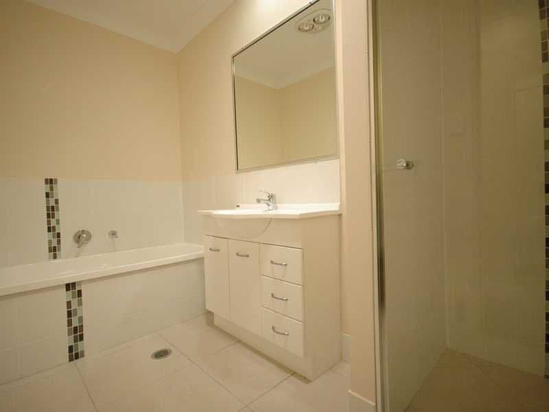 8 Barambah Drive, GLENVALE QLD 4350, Glenvale - Thumbnail 4
