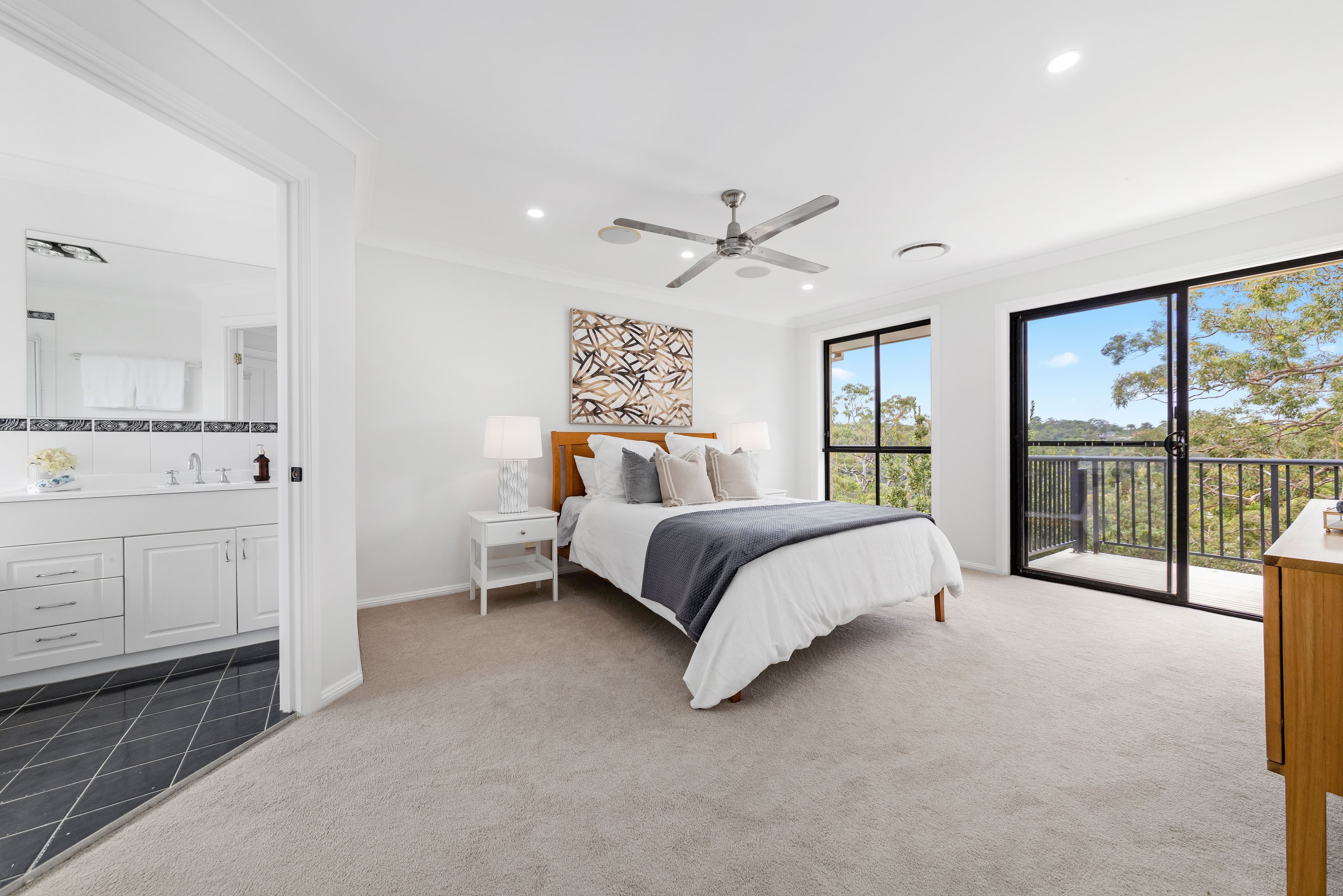 102 Crest Road, Albion Park, Hornsby Heights - Thumbnail 5