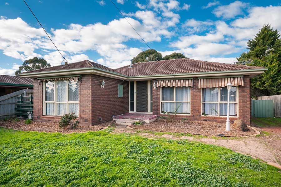 4 Waverley Court, Craigieburn VIC 3064, Craigieburn - Thumbnail 2