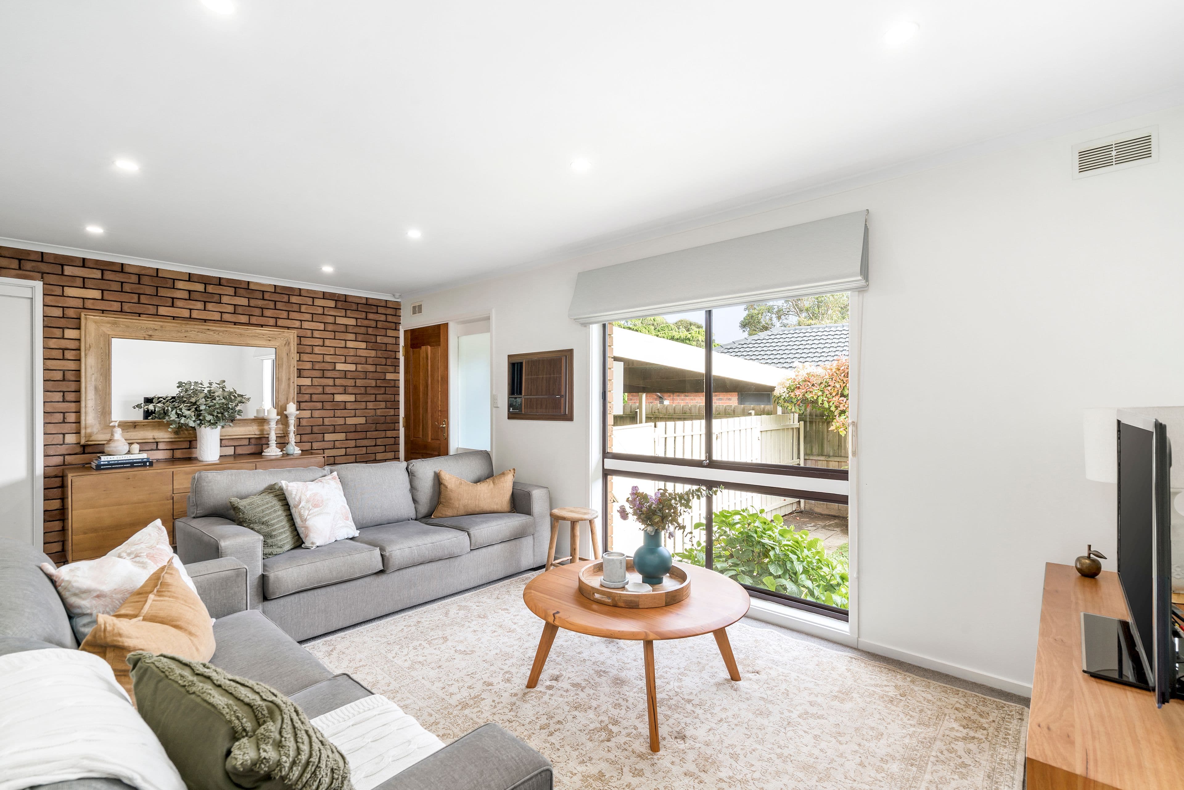 2 Gordon Street, Sunbury VIC 3429, Sunbury - Thumbnail 3
