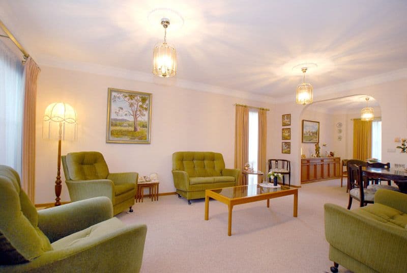 6  Thorncombe Walk, DONCASTER EAST VIC 3109, Doncaster East - Thumbnail 2