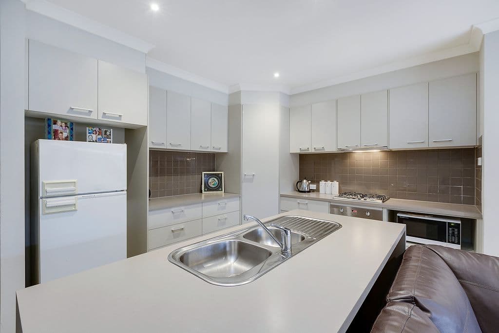 11 Pin Oak Mews, Epping VIC 3076, Epping - Thumbnail 2