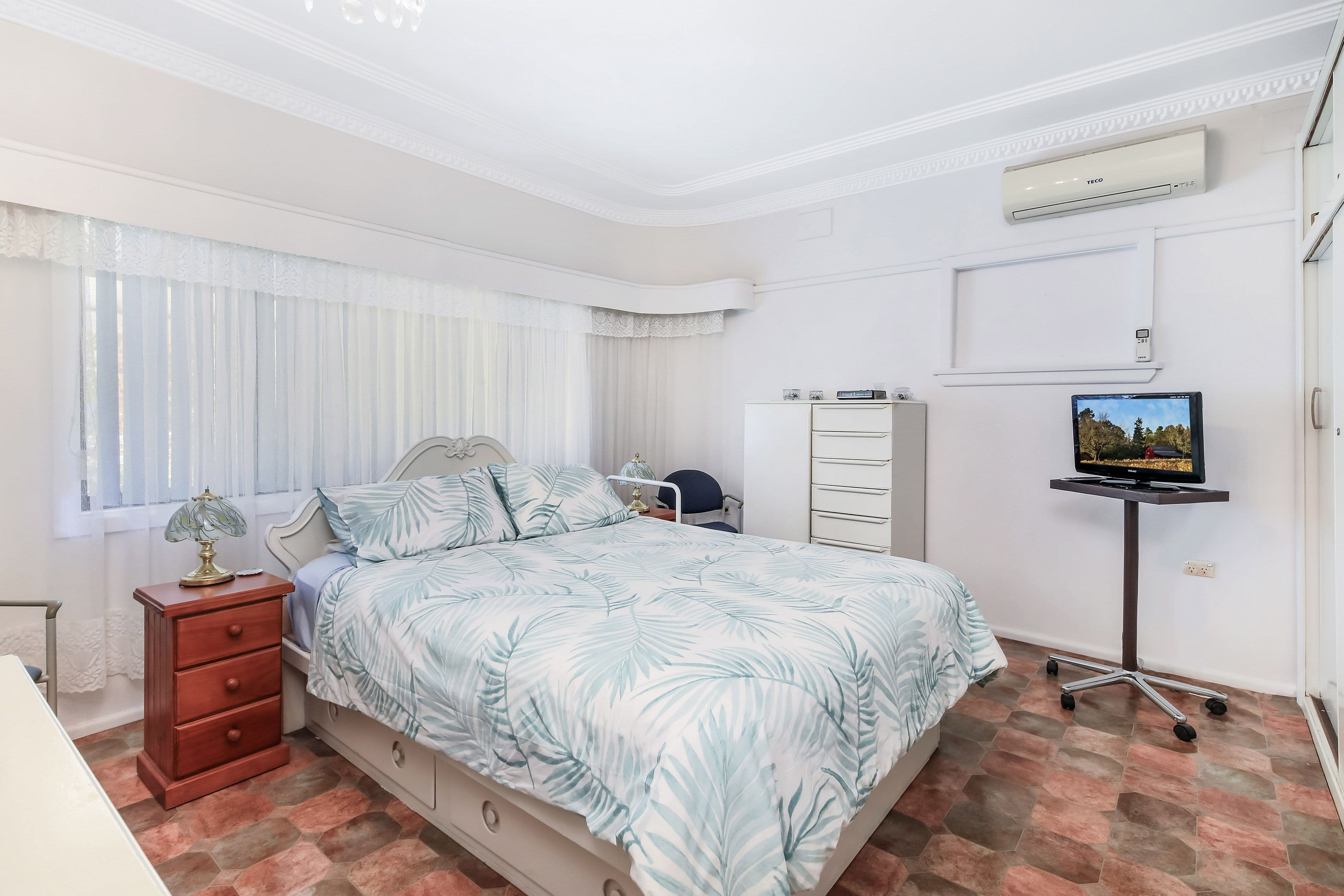 53 Auburn Road, Regents Park - Thumbnail 4