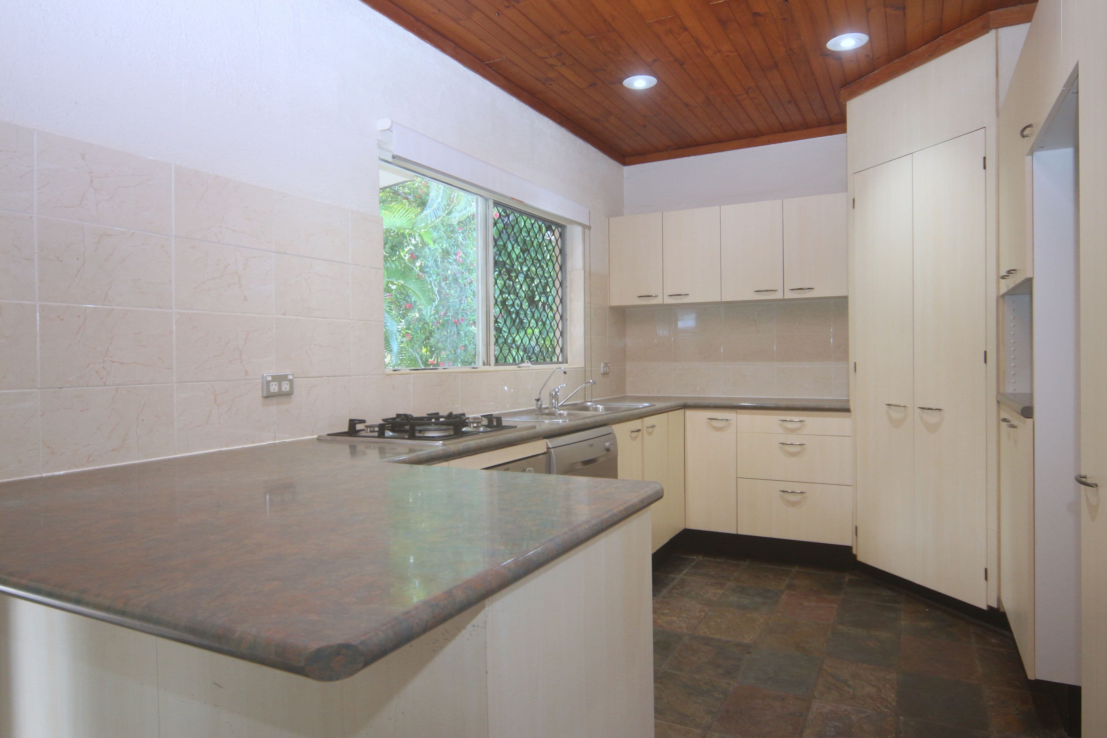 34 Clifton Road, Clifton Beach QLD 4879, Clifton Beach - Thumbnail 2
