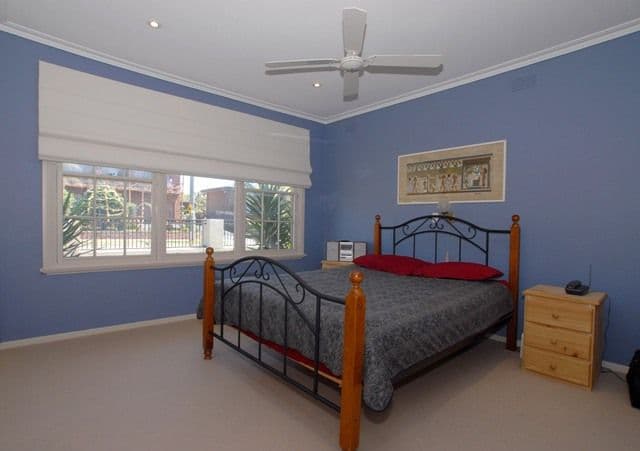 1 Waterman Place, FRANKSTON SOUTH VIC 3199, Frankston - Thumbnail 3
