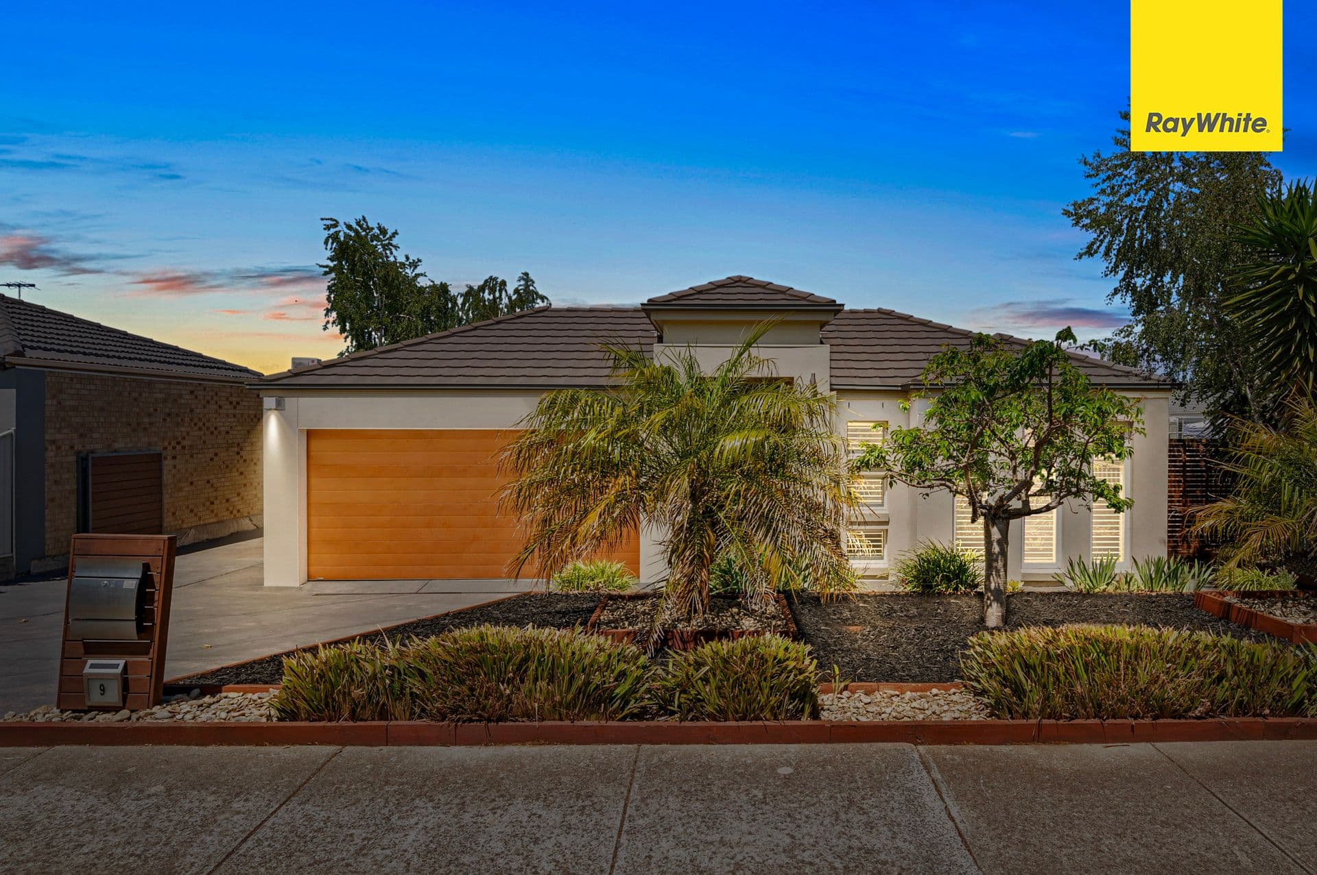 9 Cuthbert Drive, Hillside VIC 3037, Hillside - Thumbnail 2
