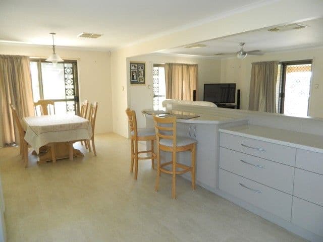 86 Elizabeth Street, SOUTH GLADSTONE QLD 4680, South Gladstone - Thumbnail 4