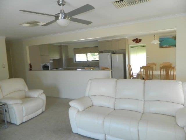 86 Elizabeth Street, SOUTH GLADSTONE QLD 4680, South Gladstone - Thumbnail 6