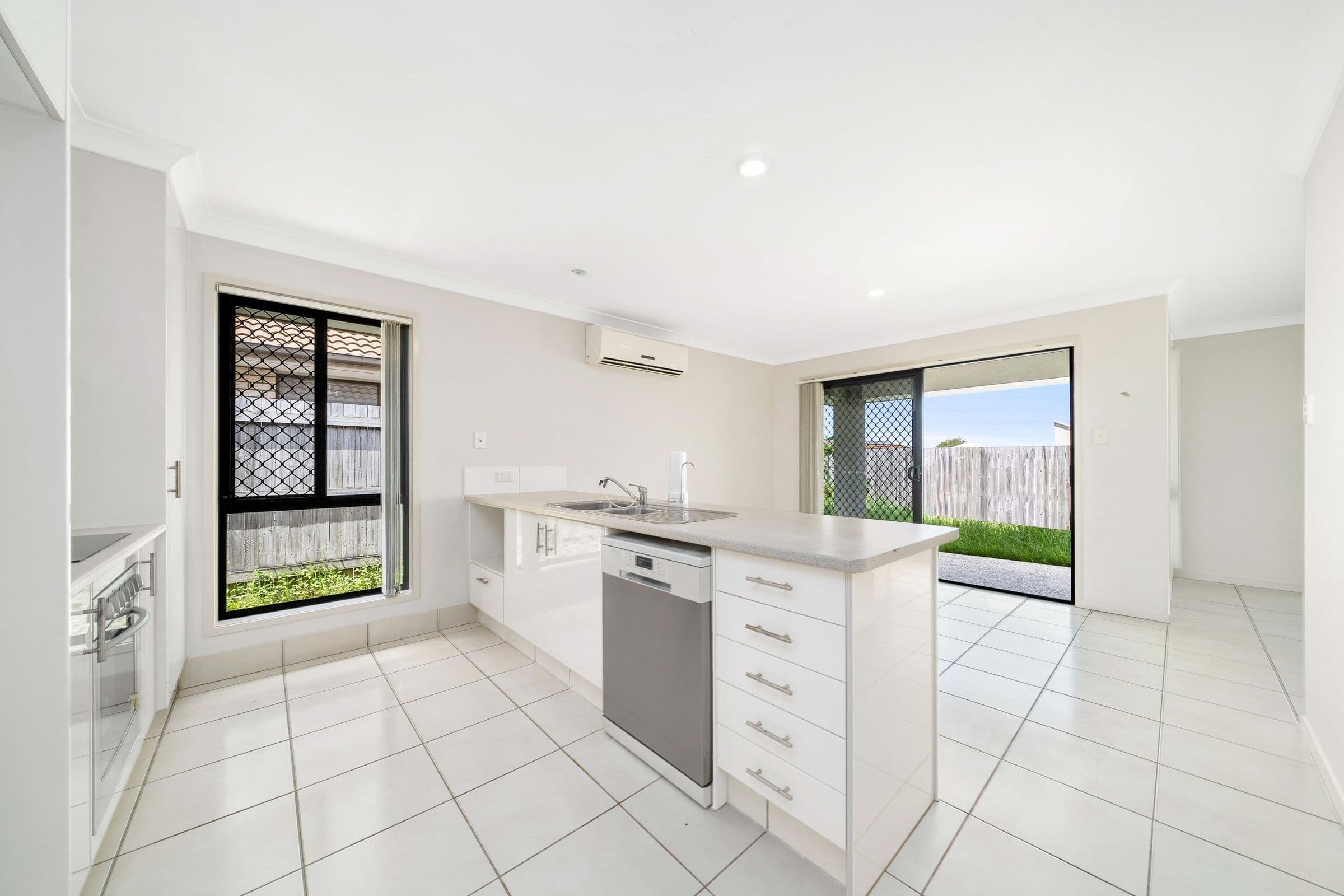 14 Severn Crescent, North Lakes QLD 4509, North Lakes - Thumbnail 3
