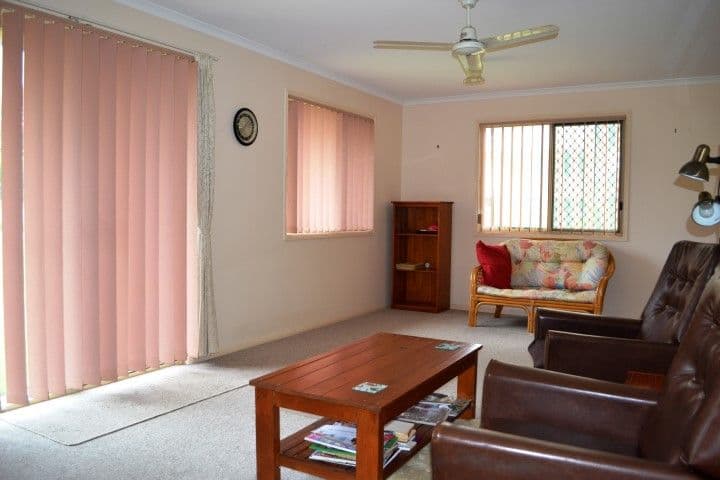 8 Lincolnfield Street, TORQUAY QLD 4655, Torquay - Thumbnail 4
