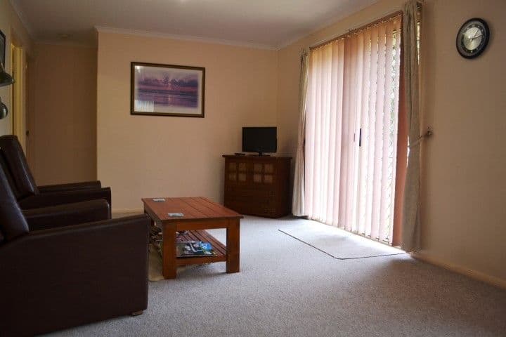 8 Lincolnfield Street, TORQUAY QLD 4655, Torquay - Thumbnail 7