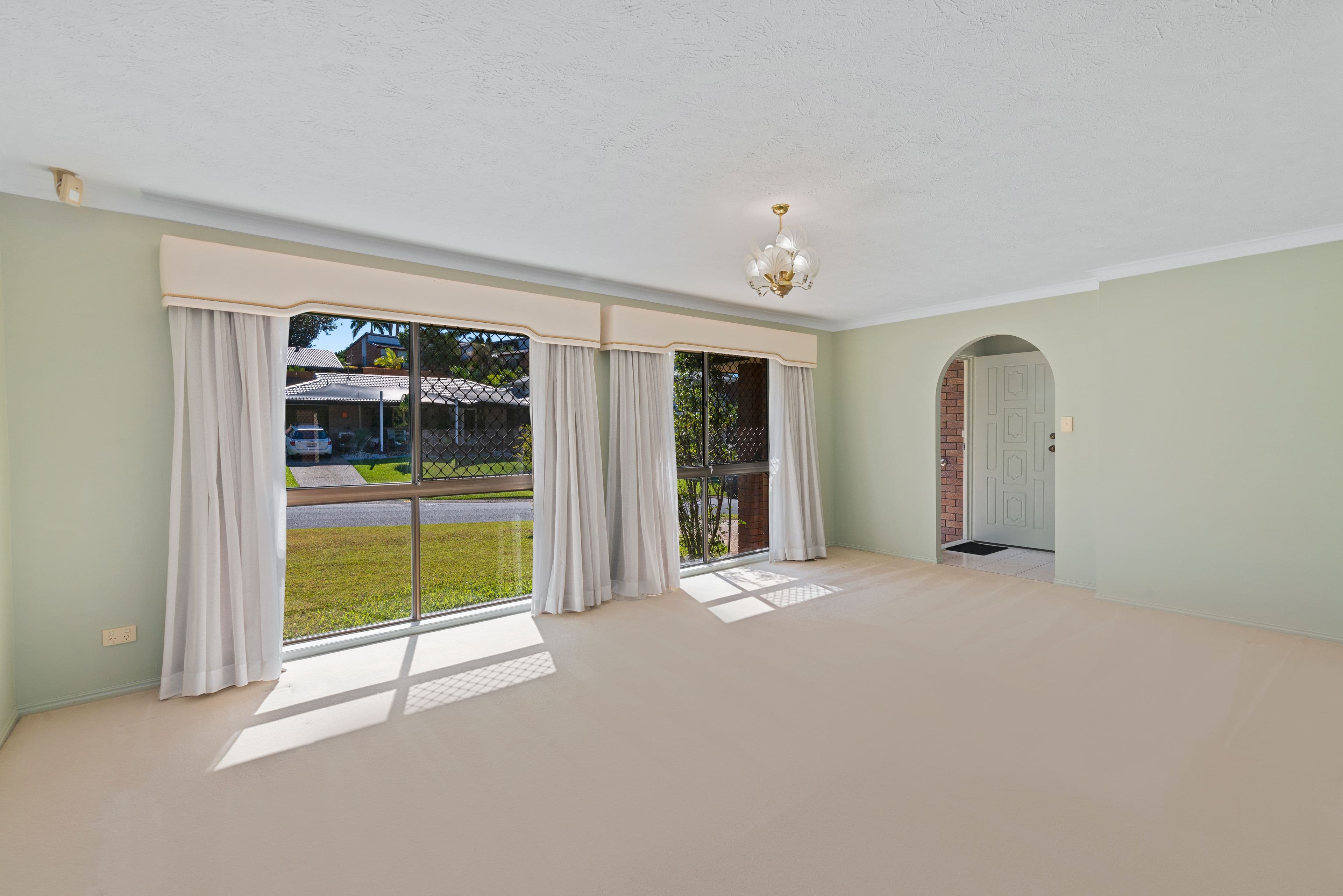 8 Foothill Street, Elanora QLD 4221, Elanora - Thumbnail 2