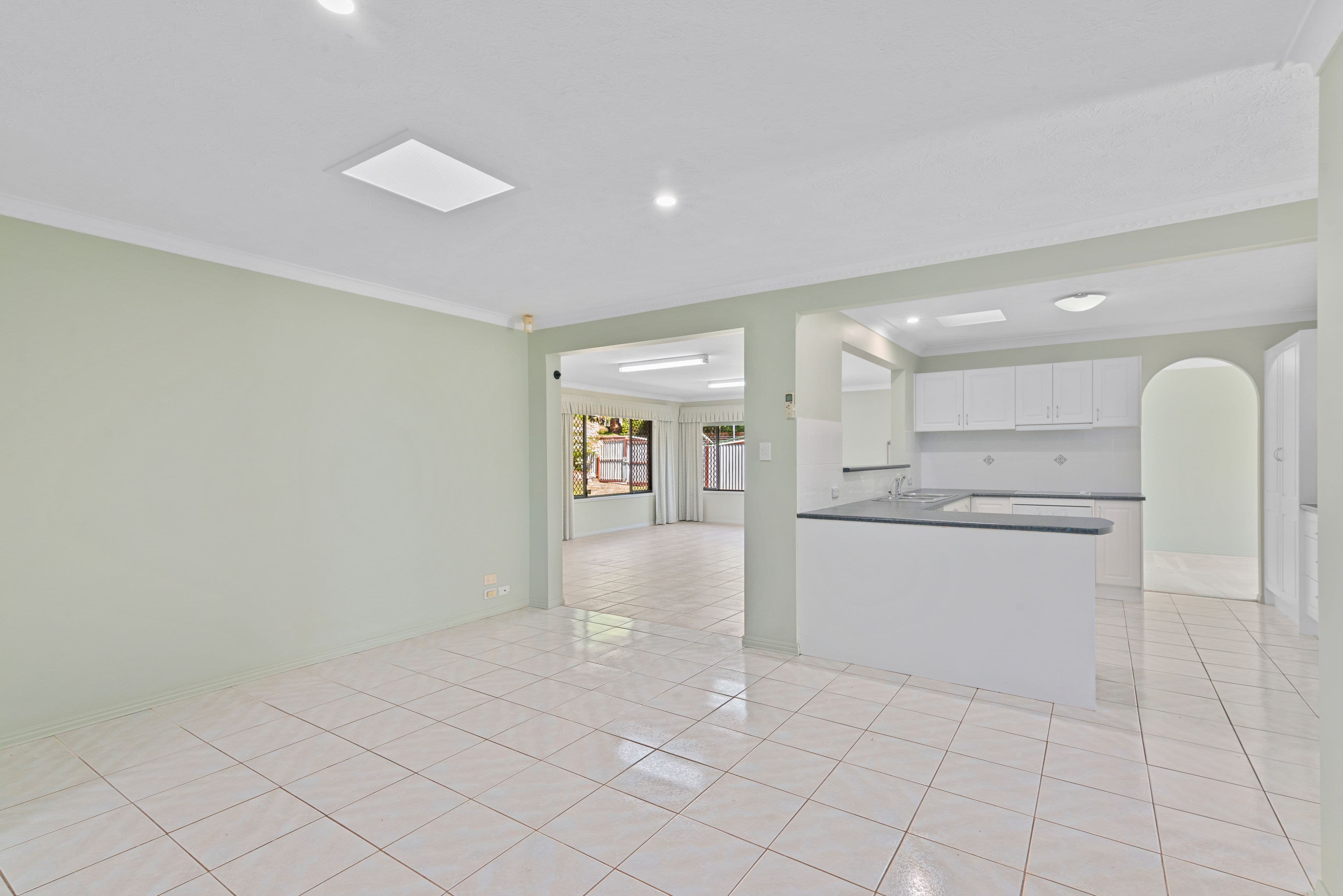 8 Foothill Street, Elanora QLD 4221, Elanora - Thumbnail 3