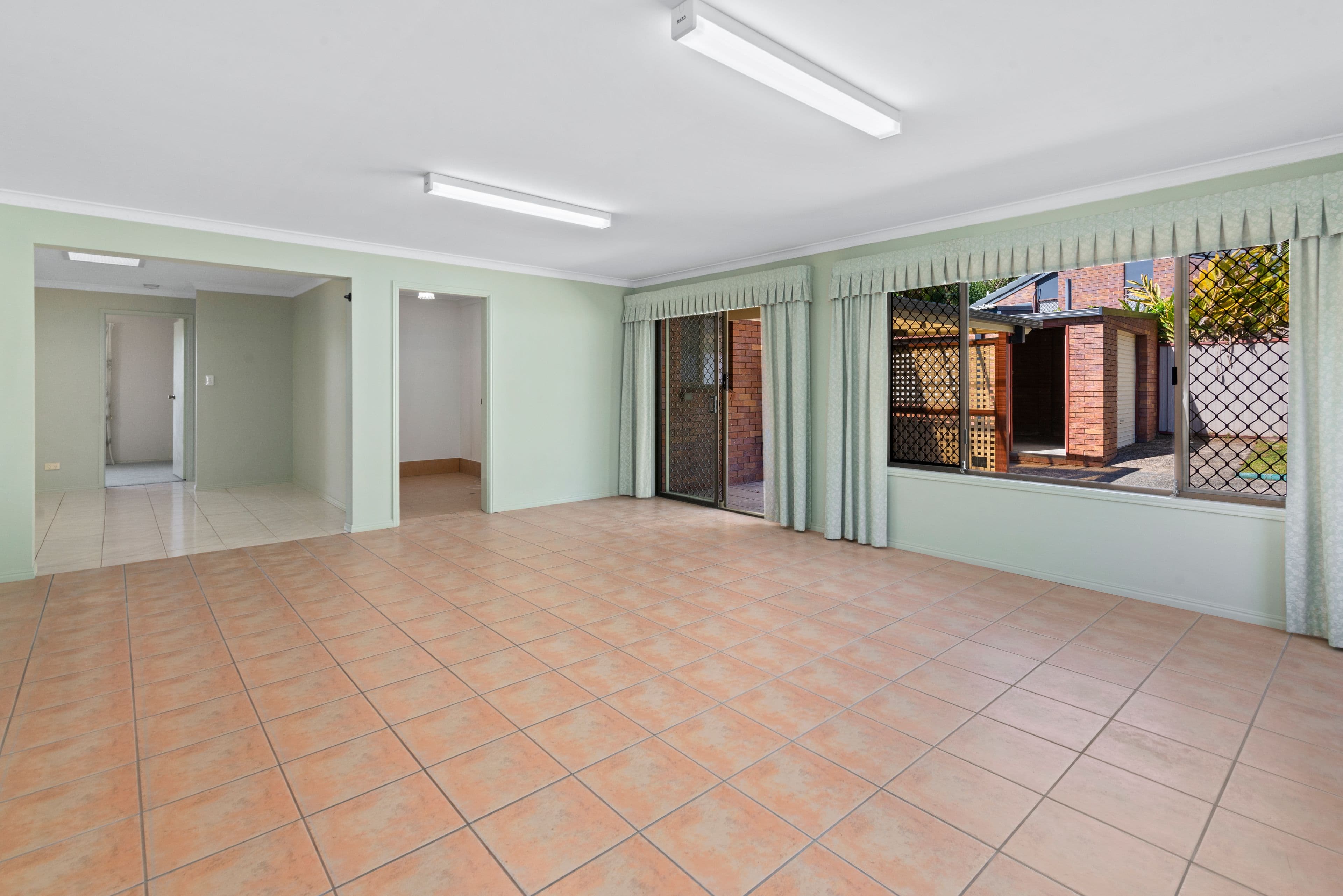 8 Foothill Street, Elanora QLD 4221, Elanora - Thumbnail 8